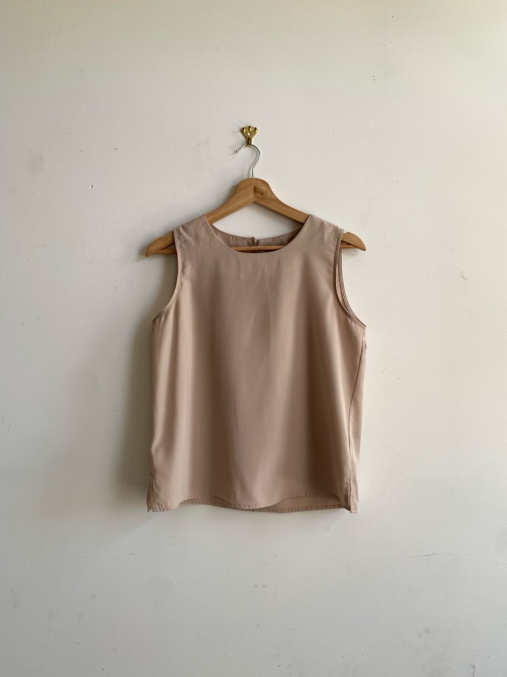 90s Sleeveless Beige Minimal Top